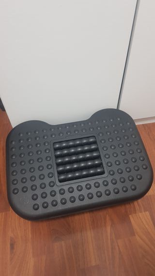 Reposapiés con función de masaje para escritorio..