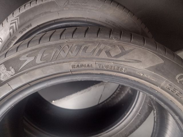 Neumáticos Sentury 235/45 ZR18 98W