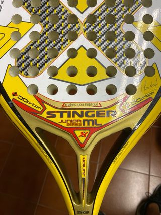 Pala de Pádel NOX Junior + grip y funda