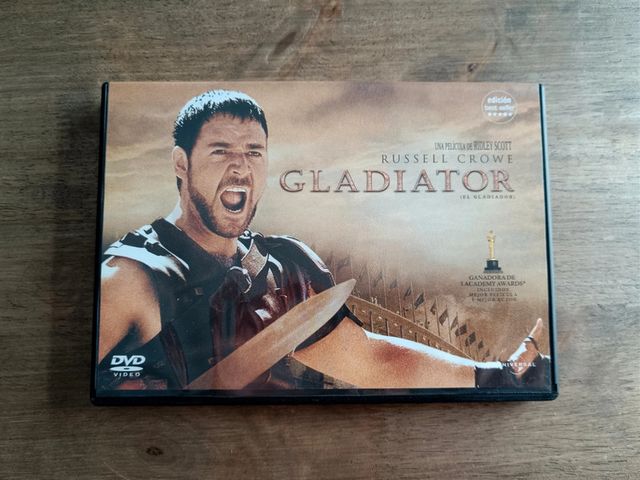 Gladiator 💿 DVD