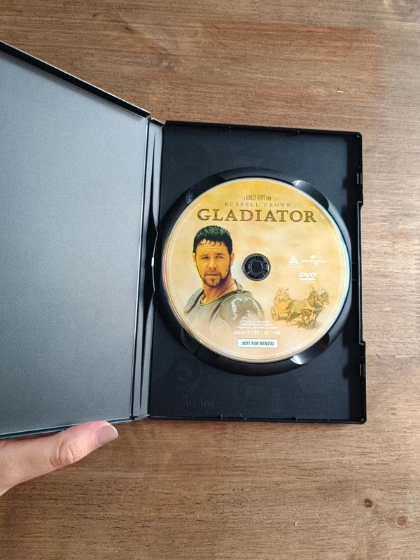 Gladiator 💿 DVD