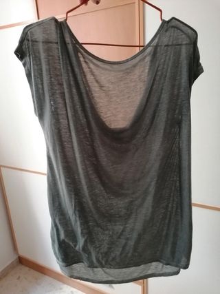Camiseta 👕 gris escote espalda GAP