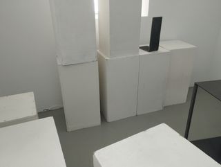 Alquiler de peanas arte