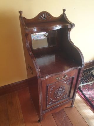 CARBONERA ANTIGUA CAOBA MESITA CON ESPEJO Y RUEDAS