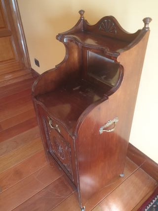 CARBONERA ANTIGUA CAOBA MESITA CON ESPEJO Y RUEDAS