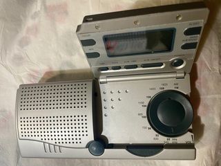 Radio despertador electronico a pilas