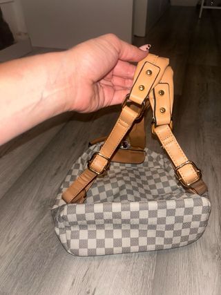 MOCHILA CUADRITOS