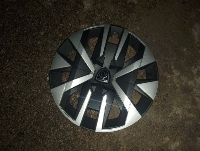 Tapacubos Peugeot 208 R16