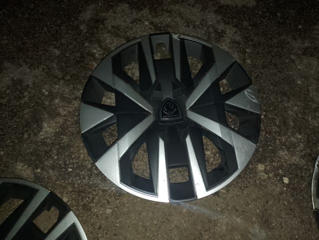 Tapacubos Peugeot 208 R16