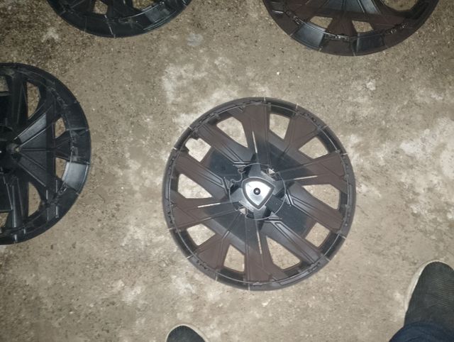 Tapacubos Peugeot 208 R16