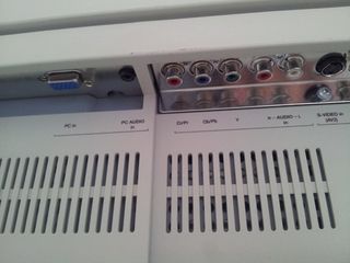 TV Thomson 30" múltiples conectores