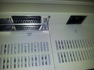 TV Thomson 30" múltiples conectores