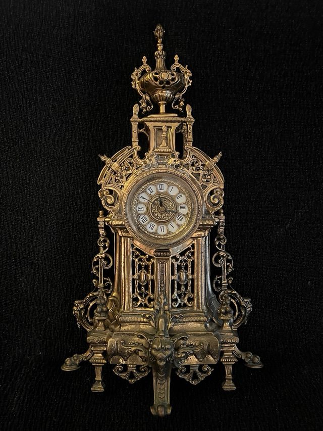 Reloj estilo barroco