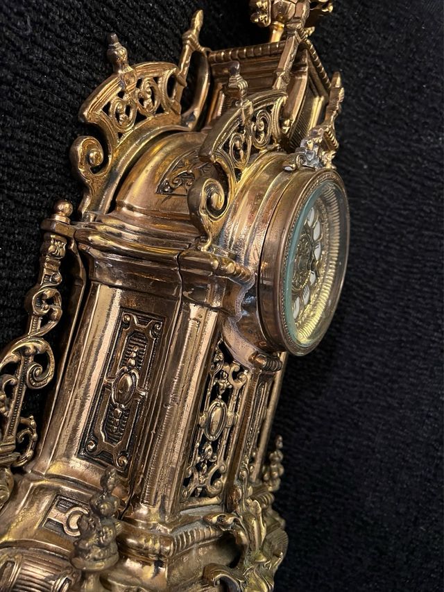 Reloj estilo barroco