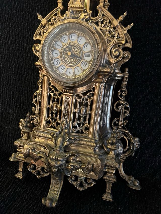 Reloj estilo barroco