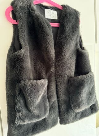 Chaleco pelo niña Zara