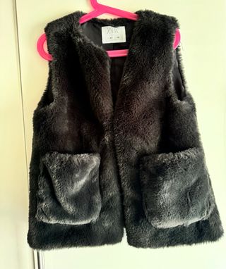 Chaleco pelo niña Zara