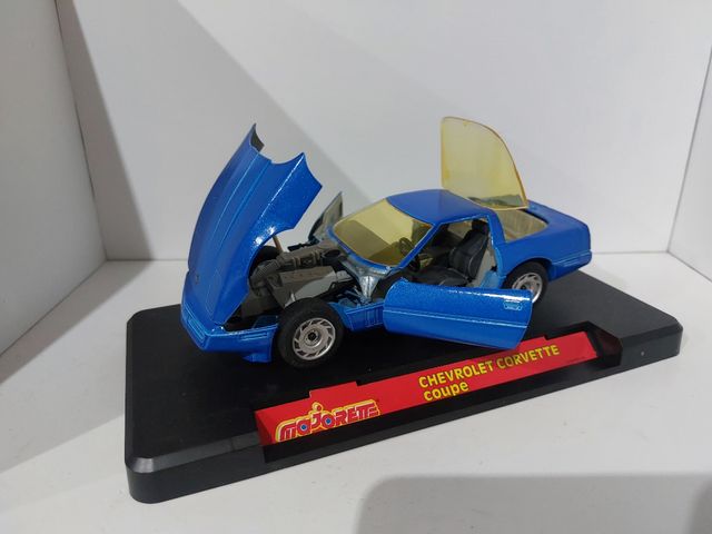 Chevrolet corvette coupe 1/24