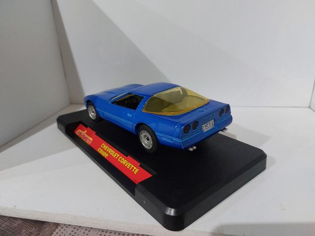 Chevrolet corvette coupe 1/24