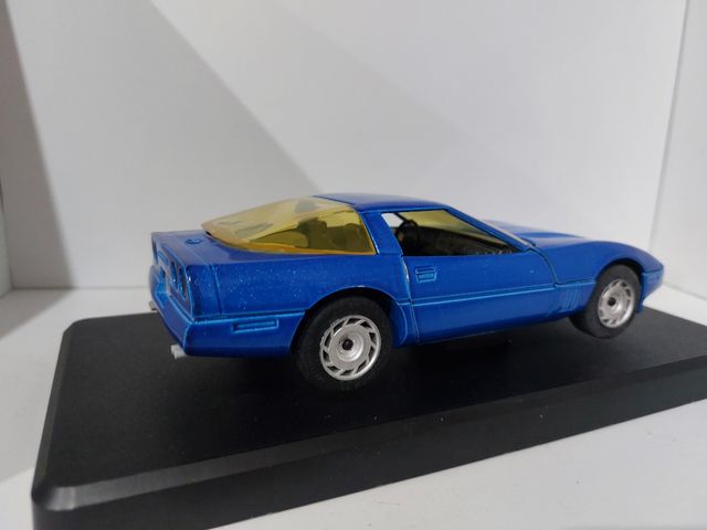 Chevrolet corvette coupe 1/24