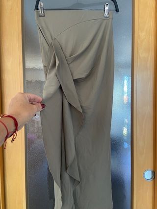 Falda elastica volantes Zara