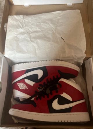 Jordan 1 mid gym red black 43eu