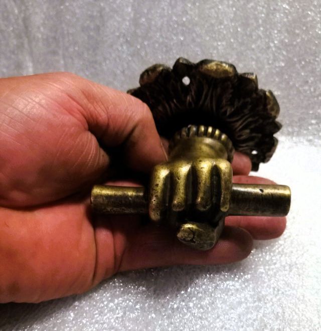 ◼ Maniglia della porta