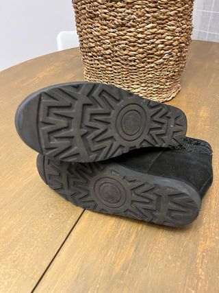 Botines marca alpe talla37 de cuna,negrod ante