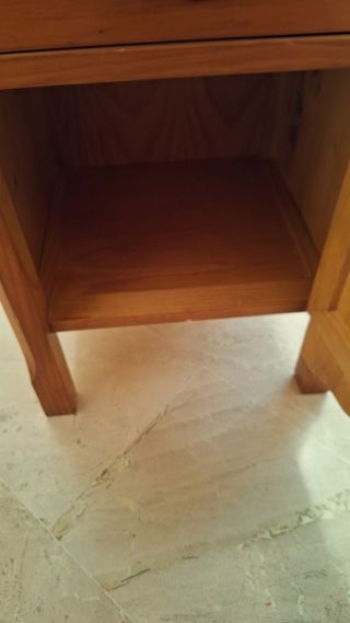 MESITA MADERA MACIZA CON TALLADO