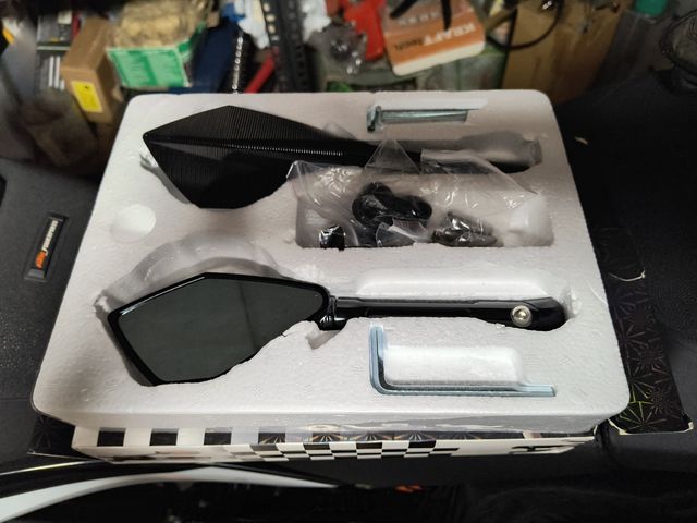 Specchi moto universali