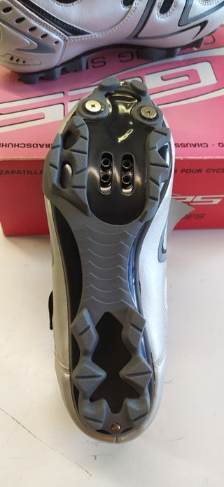 Zapatillas ciclismo MTB marca GES talla 39 Nuevas