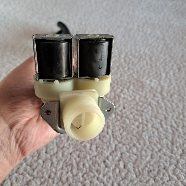 Electroválvulas de lavadora con manguitos - 230VAC