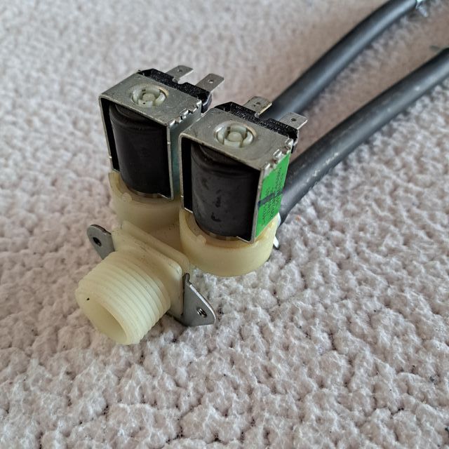 Electroválvulas de lavadora con manguitos - 230VAC