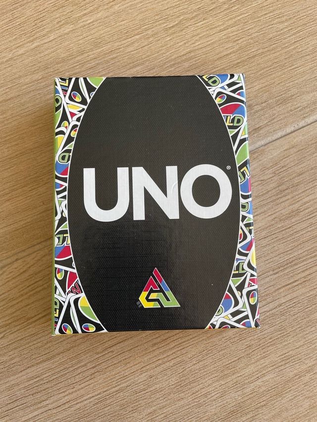 Cartas de juego Uno tapa dura