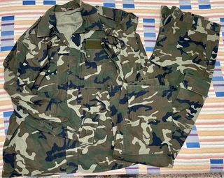 traje de camuflaje NUEVO