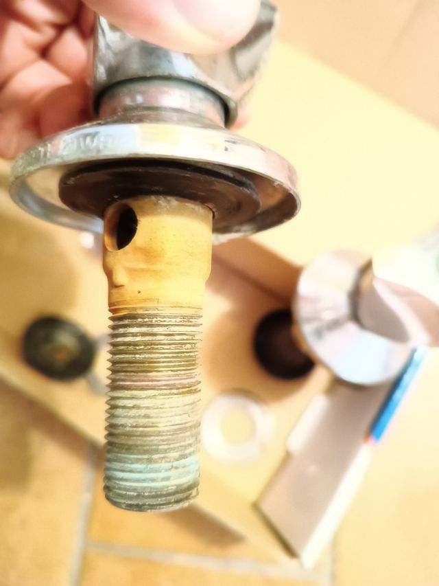 Coppia rubinetti bagno