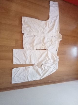 Kimono de Judo niño blanco. Marca OUTSHOCK