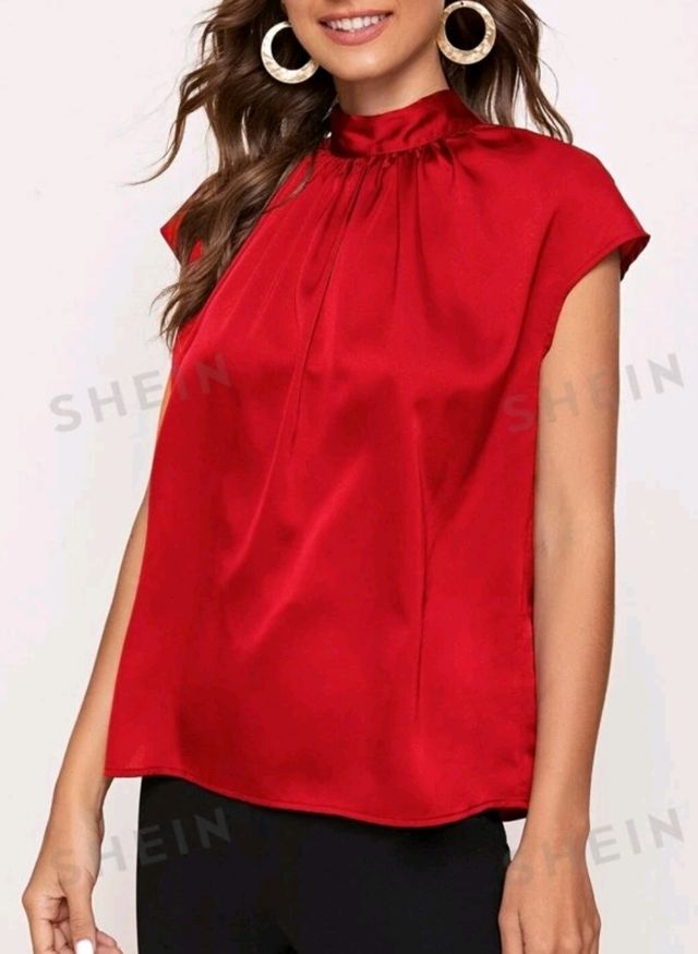 Top de satén con manga murciélago 