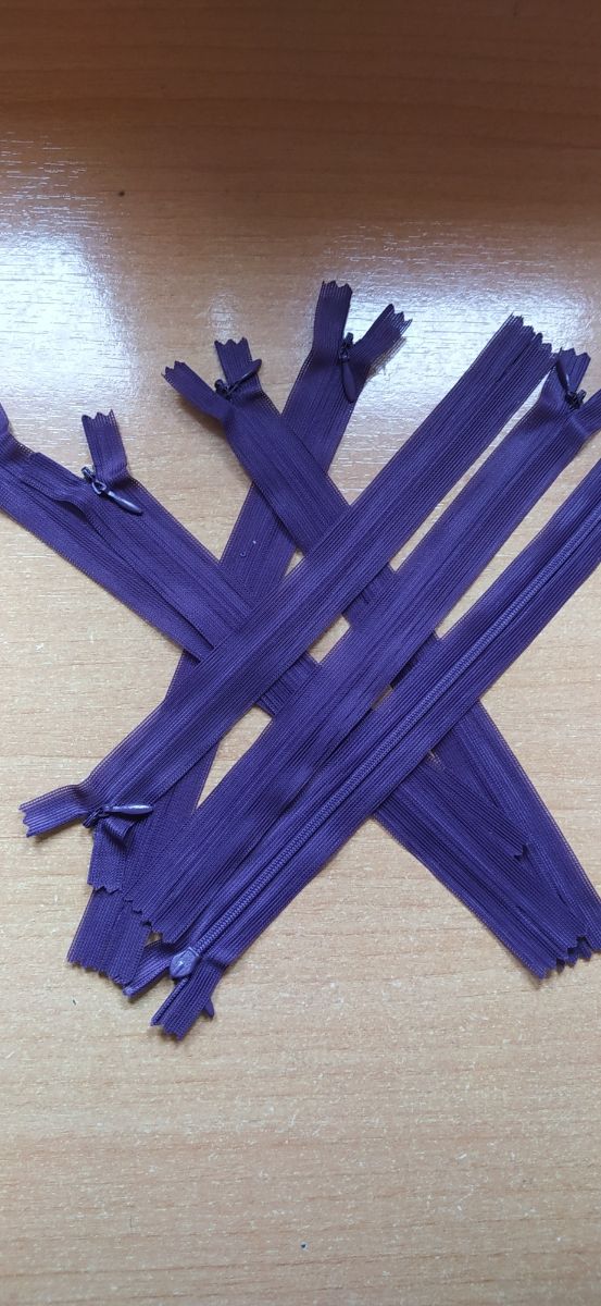 Cremallera invisible color lila