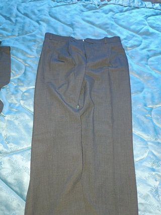 Un traje.