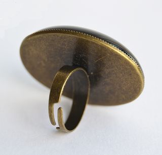 Anillo con piedra negra grande (Maléfica cosplay)