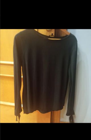 Camiseta manga larga de Massimo Dutti.