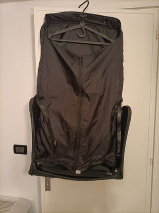 Valigia portavestiti