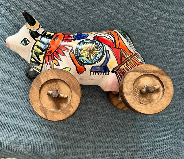 Toro di ceramica colorato