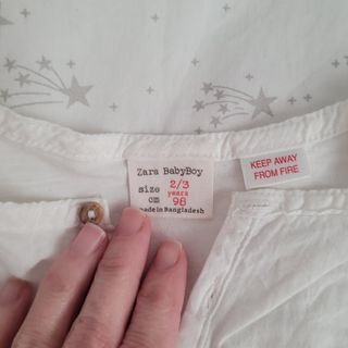 Camiseta blanca manga larga Zara 2-3