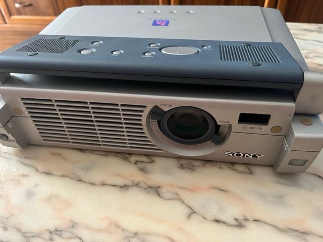 Proyector Sony VPL-CX3