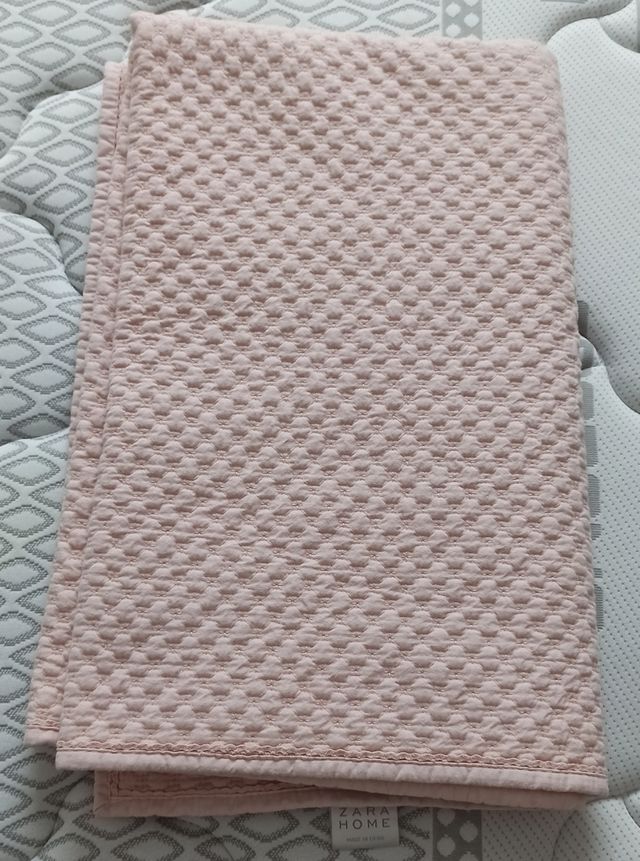 Colcha cuna ZARA HOME