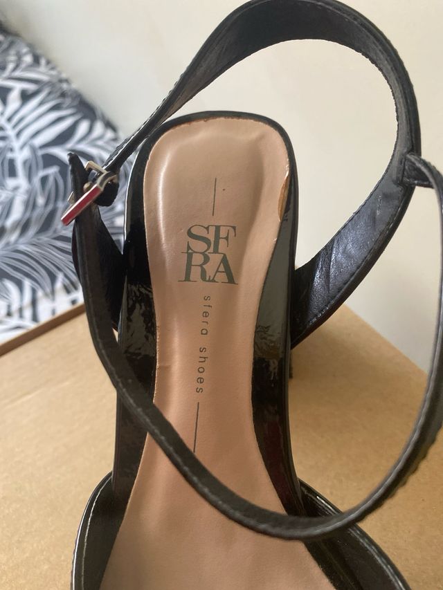 Zapatos charol tacón