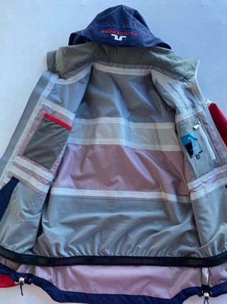 Exclusiva chaqueta de esquí marca J.Lindeberg