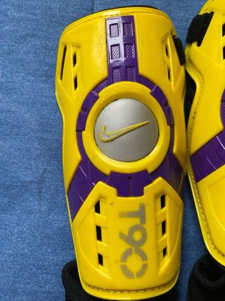 Espinilleras de fútbol